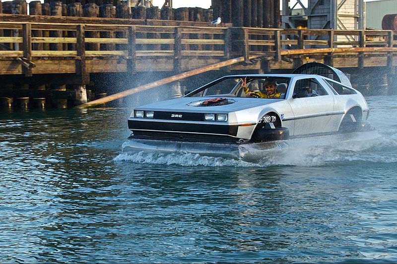 DeLorean DMC-12 Ηovercraft: Επιστροφή στο -υδάτινο- μέλλον